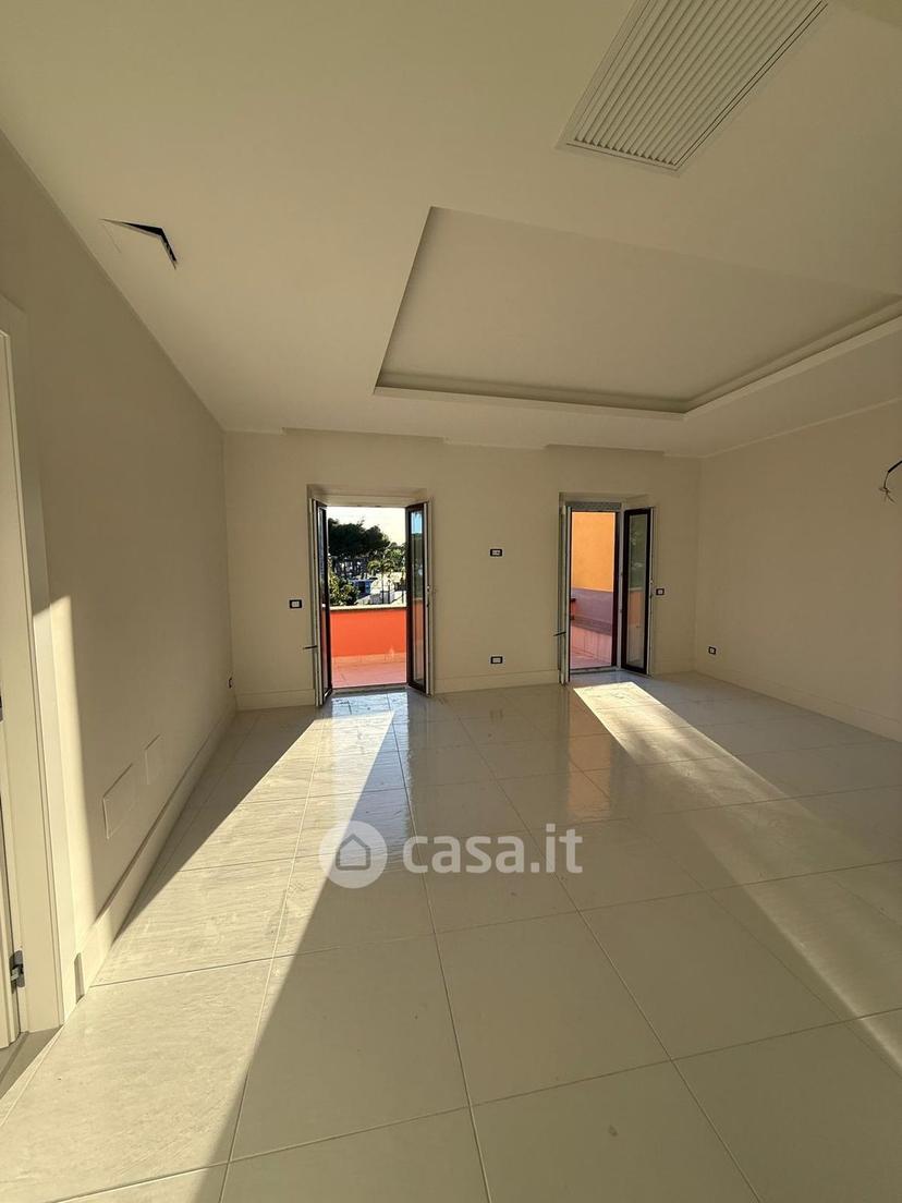 Quadrilocale in Via Tullia 23 — foto 26 di 28