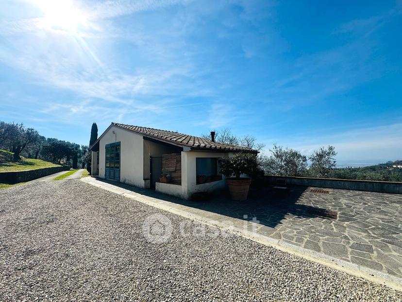 Villa in Via Sambarontana 18