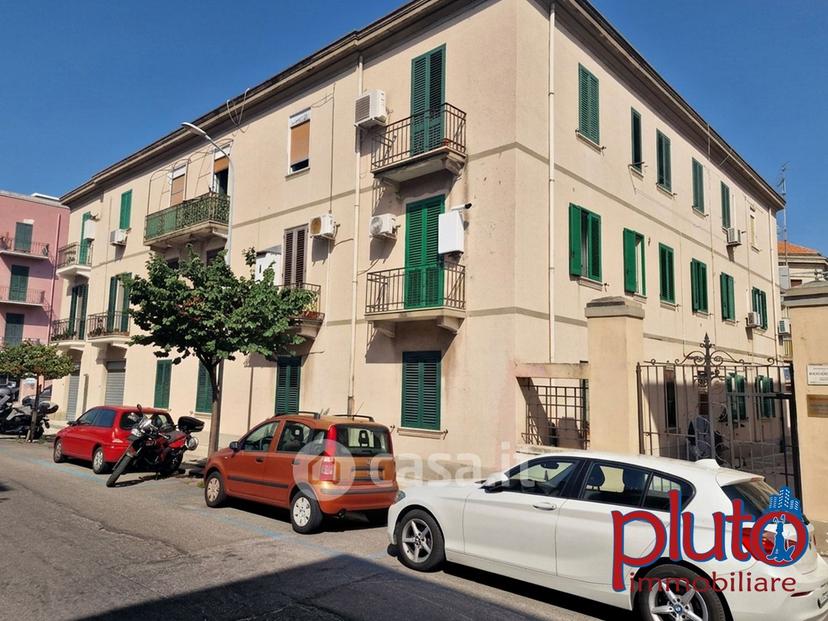 Trilocale in Via Ugo Bassi 145