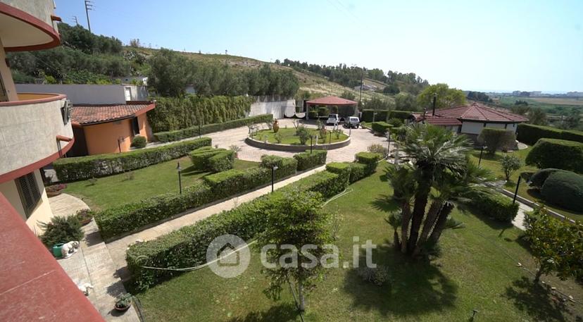 Villa in Via dei Carpini 1 — foto 4 di 51