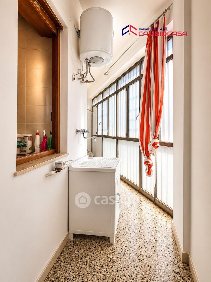 Quadrilocale in Via Medaglie d'Oro 13 — foto 11 di 15