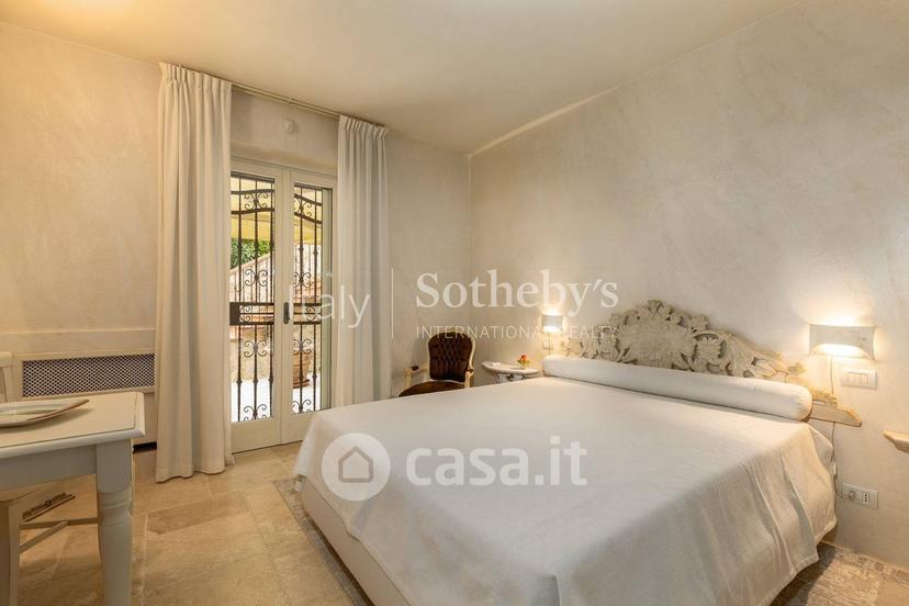 Villa in Via dello Scoiattolo — foto 12 di 34