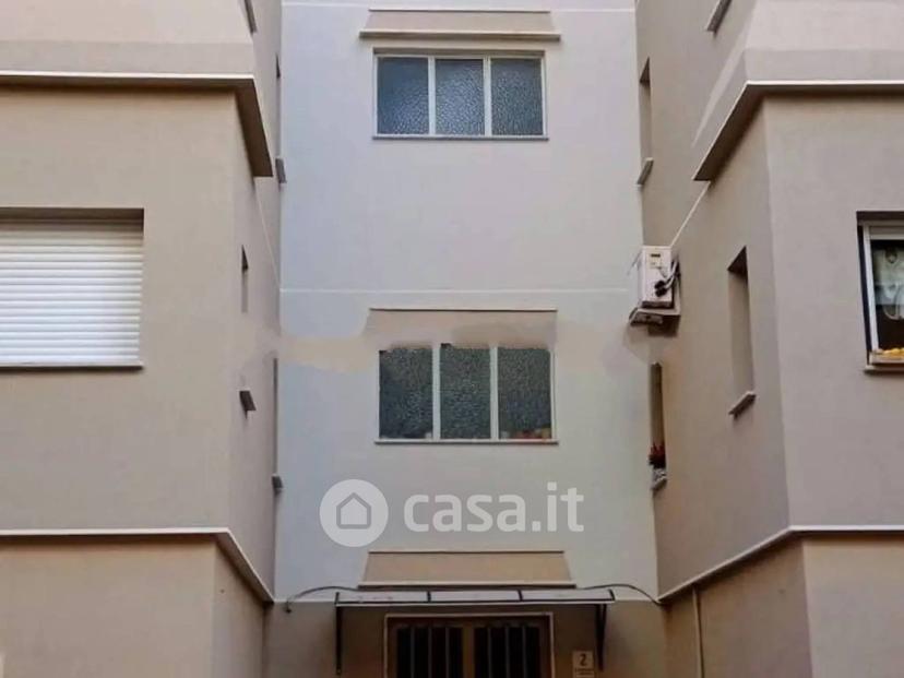 Trilocale in Via Lussemburgo — foto 16 di 18