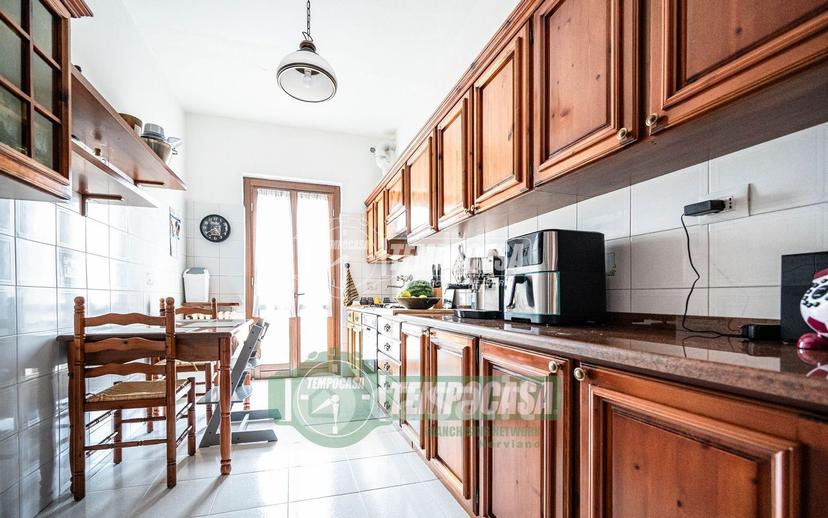 Trilocale in Via Ottaviano C. Augusto 7 — foto 9 di 25