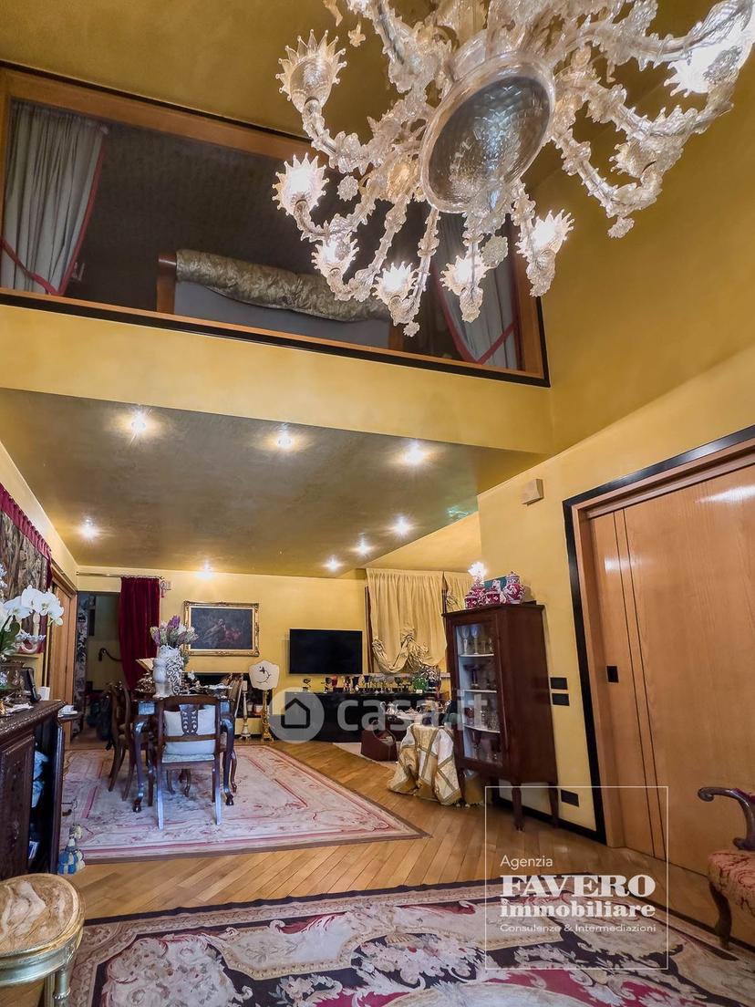 Villa in Piazza G. Marconi 28 — foto 39 di 54