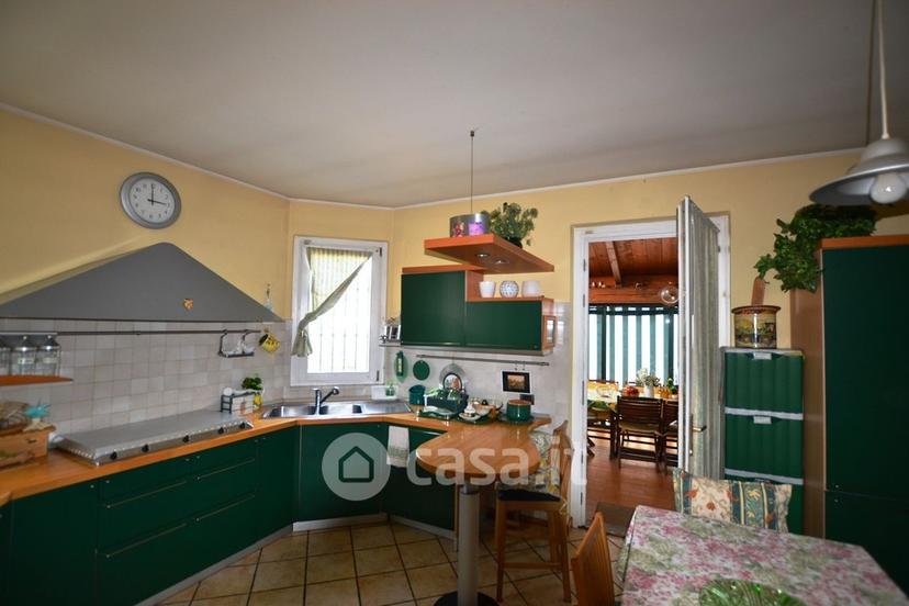 Villa in Via Roma 11 — foto 6 di 40