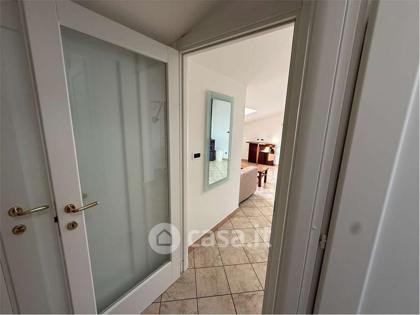Trilocale in Via alla Rocca 12 — foto 17 di 22