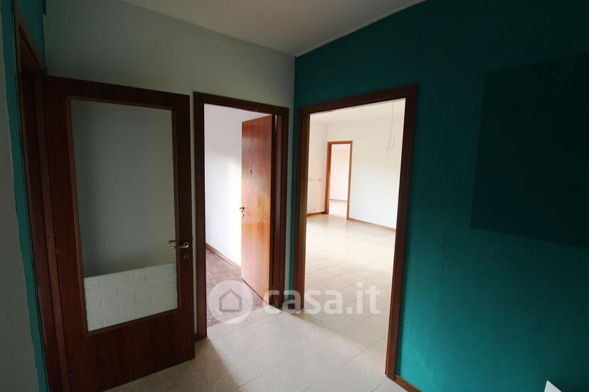 Trilocale in Via Friuli 100 — foto 31 di 35