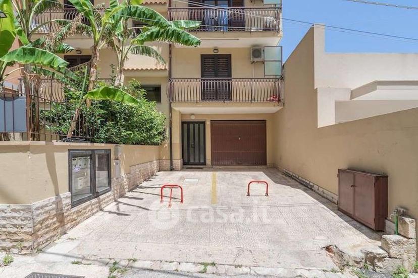 Bilocale in Viale Epipoli 13 — foto 11 di 16