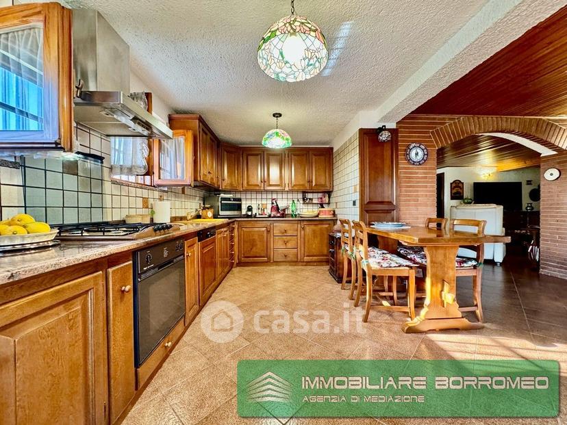 Villa in Via Adige — foto 37 di 45