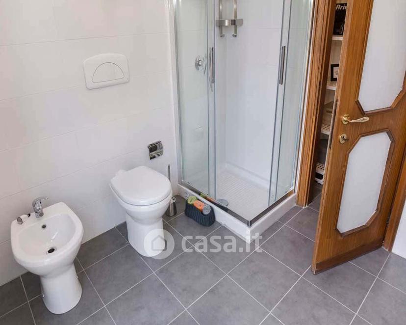 Stanza in Viale Giovanni Vicini 20 — foto 24 di 33