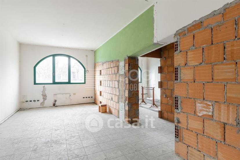 Trilocale in Via Carlo Cattaneo 2 — foto 4 di 18