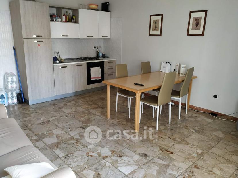 Stanza in Corso Cairoli — foto 2 di 5