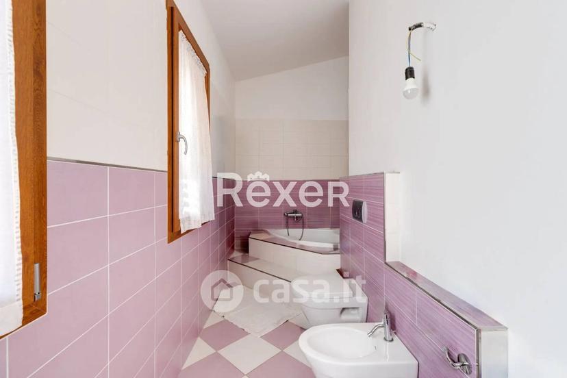 Villa in Sp13 — foto 17 di 33