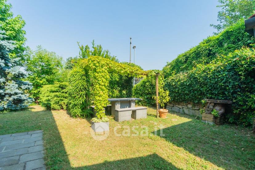 Villa in Via Gianni Rodari 69 — foto 18 di 73