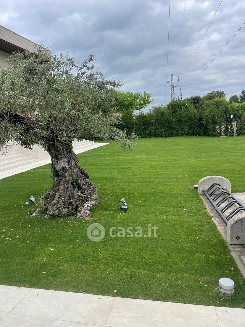 Villa in Via Salvador Allende 94 — foto 3 di 35
