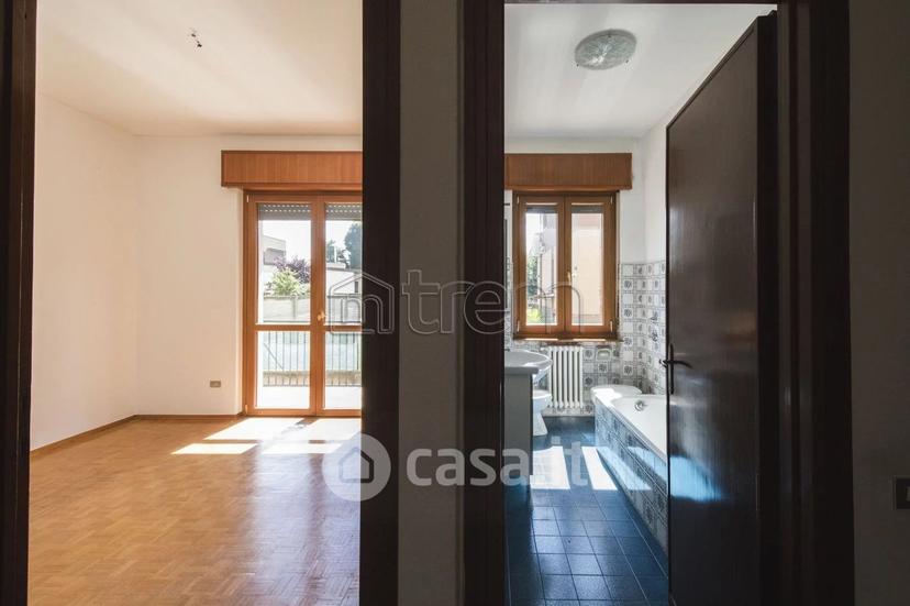 Trilocale in Via Pace 7 — foto 14 di 33