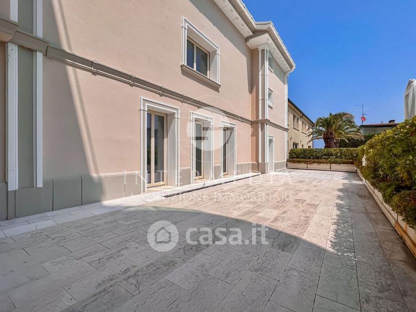 Quadrilocale in Via Lario 2 — foto 12 di 41