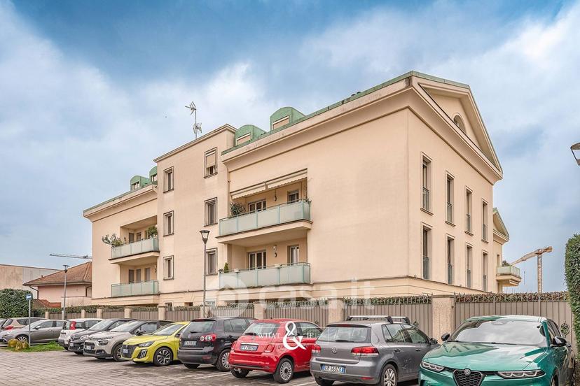 Trilocale in Via Lecco 190 — foto 7 di 32