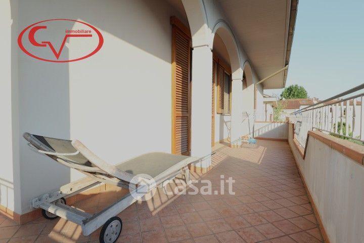 Villa in Via Gustavo Borsari — foto 3 di 56