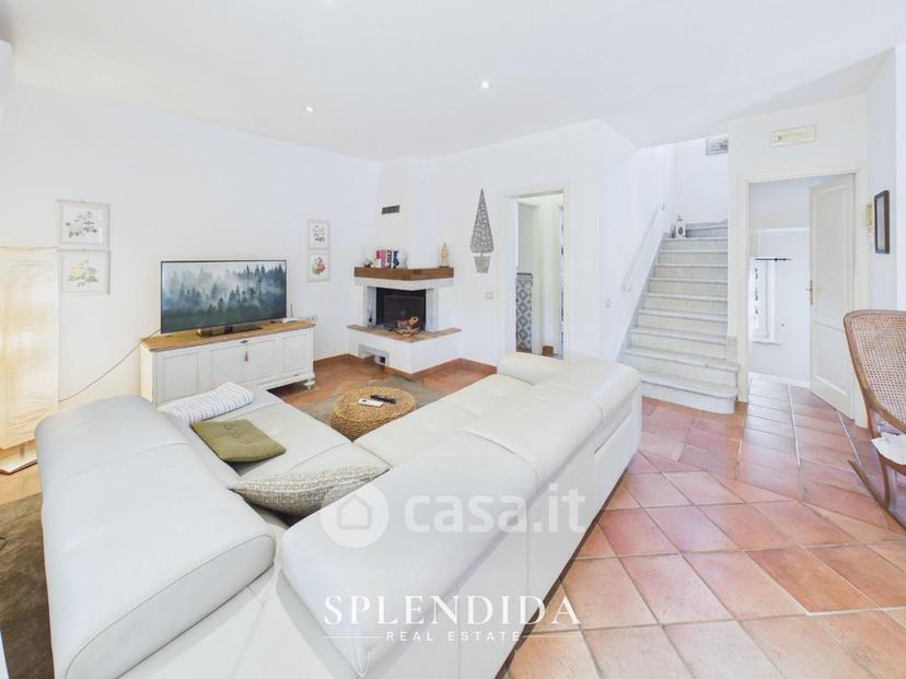Villa in Via Frasso — foto 18 di 36