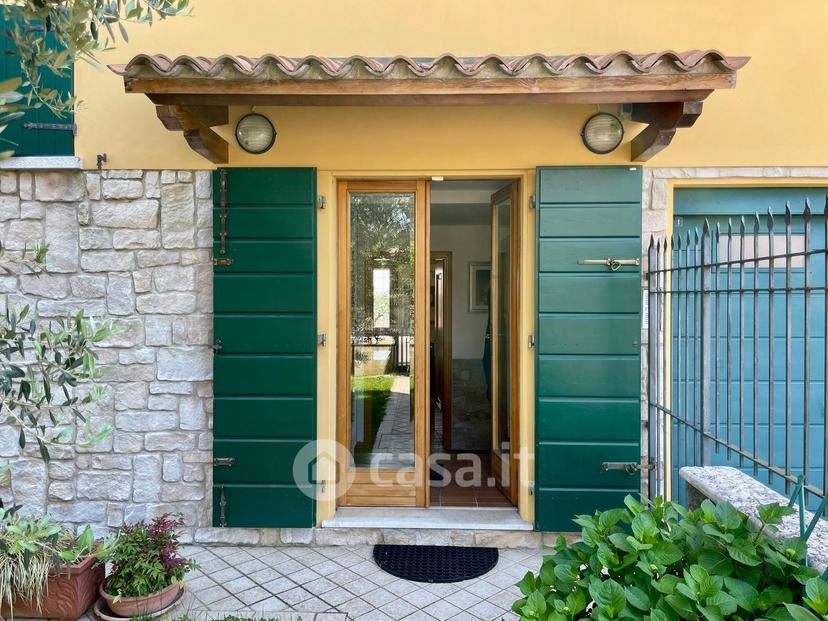 Villa in Via Isabella d'Este — foto 21 di 27