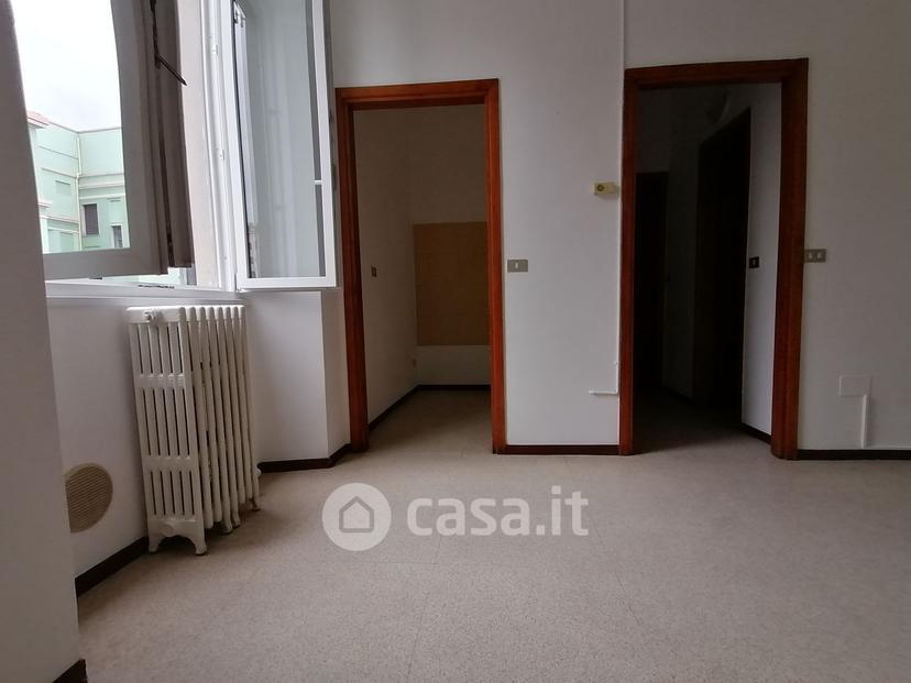 Trilocale in Via Magenta 9 — foto 7 di 20