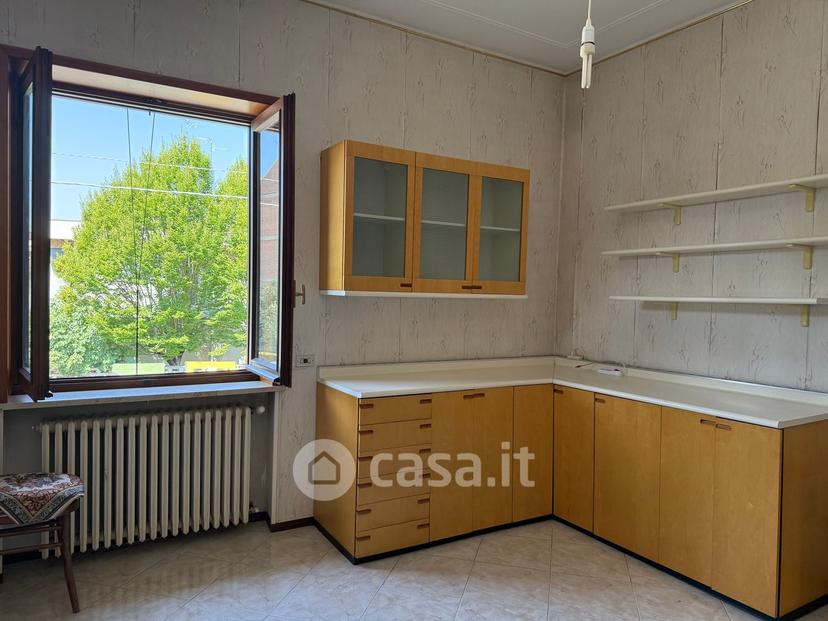 Villa in Via Luigi Barbieri 72 — foto 5 di 57