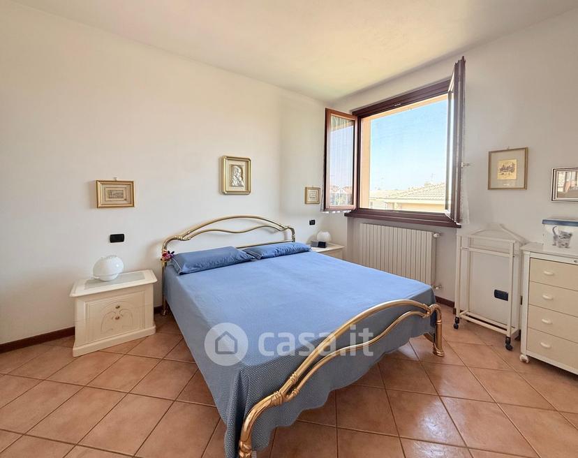 Villa in Via Luigi Barbieri 72 — foto 11 di 57