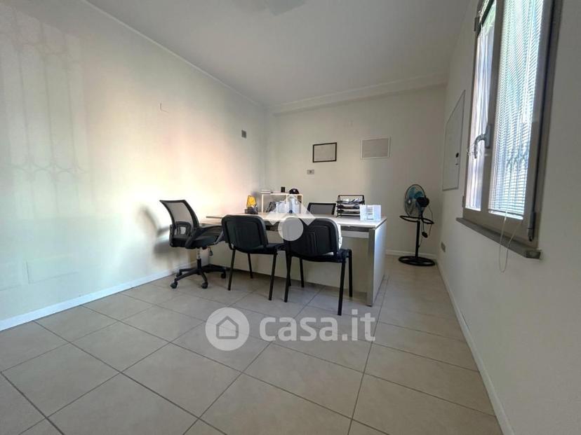 Quadrilocale in Via E. d'Arborea 116 — foto 23 di 32