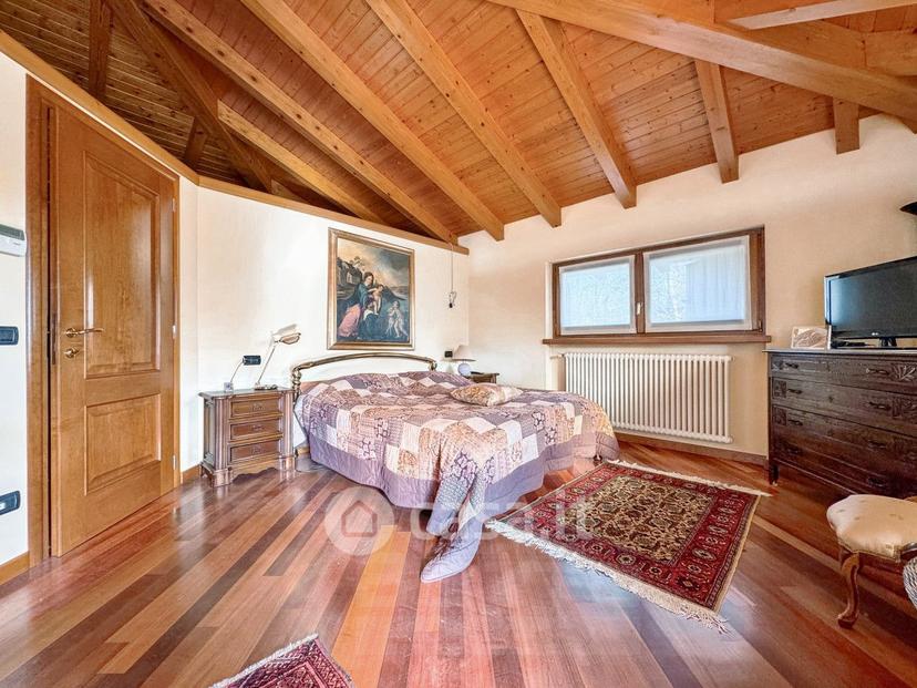 Villa in Via C. Battisti 84 — foto 9 di 39