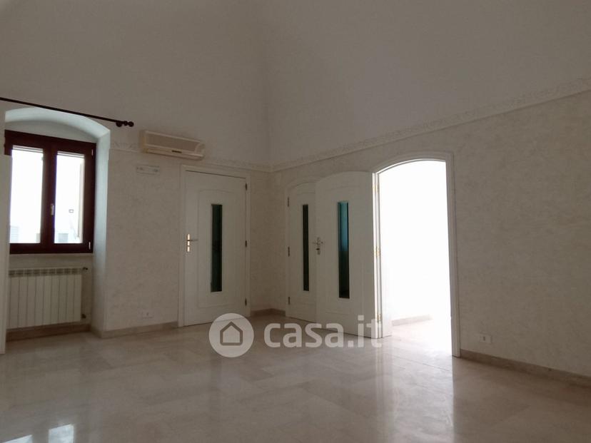 Trilocale in Via Metastasio 6 — foto 2 di 27