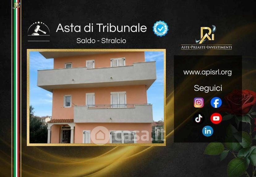 Quadrilocale in Via Nicholas Green 105 — foto 19 di 34