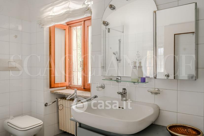 Quadrilocale in Via Dante Alighieri 104 — foto 44 di 50