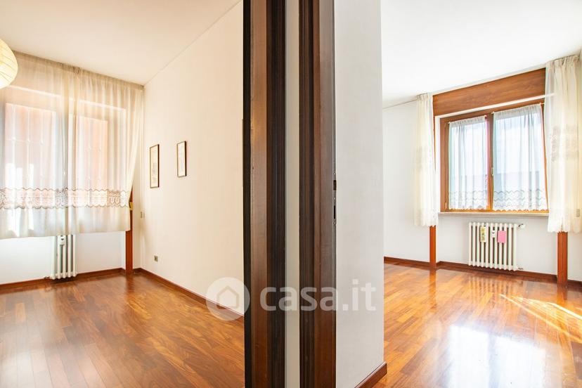 Quadrilocale in Via Corno d'Aquilio 15 — foto 11 di 44