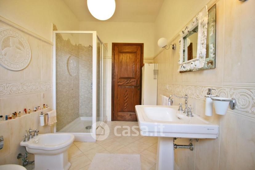 Villa in Via Leonardo da Vinci 25 — foto 20 di 24