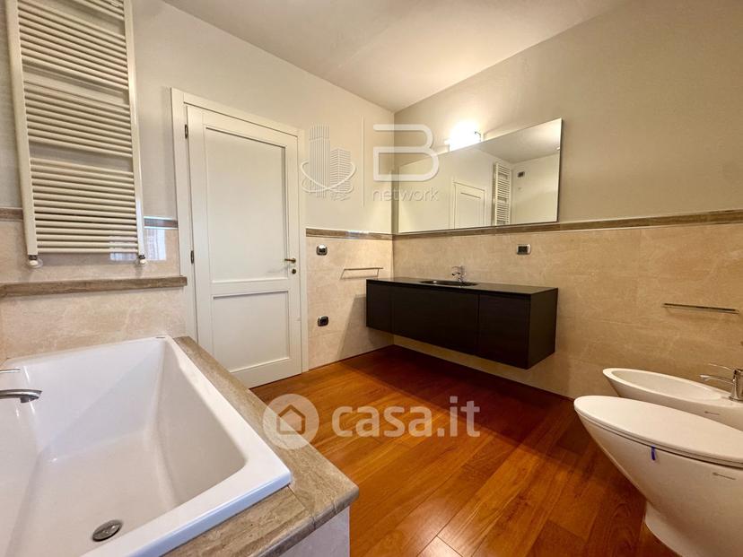 Villa in Via Ferdinando Magellano — foto 2 di 49