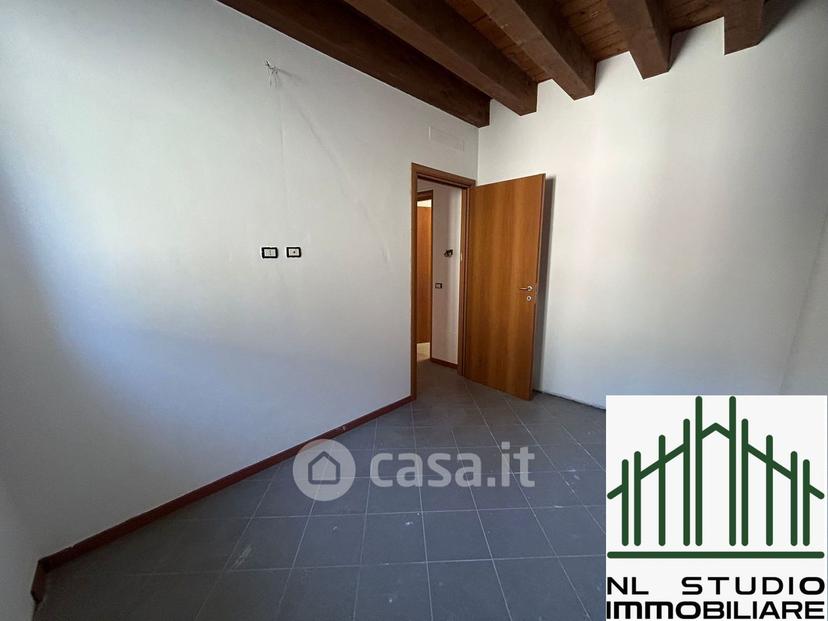 Bilocale in Via Roma — foto 2 di 28