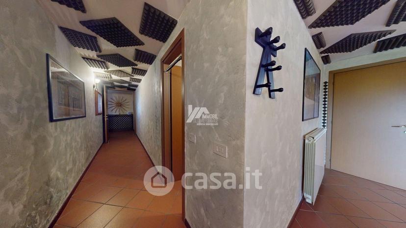 Villa in Via dei Ronchi 14 — foto 4 di 36
