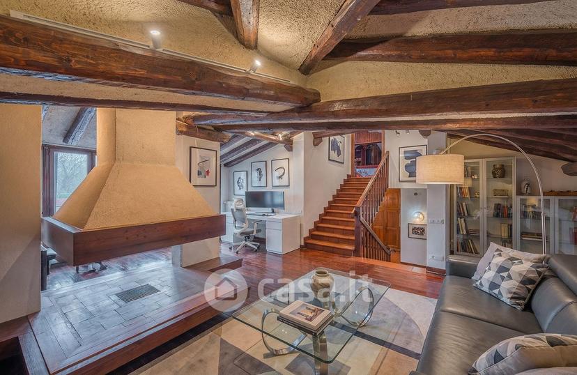 Villa in Via Scapacchiò — foto 2 di 21