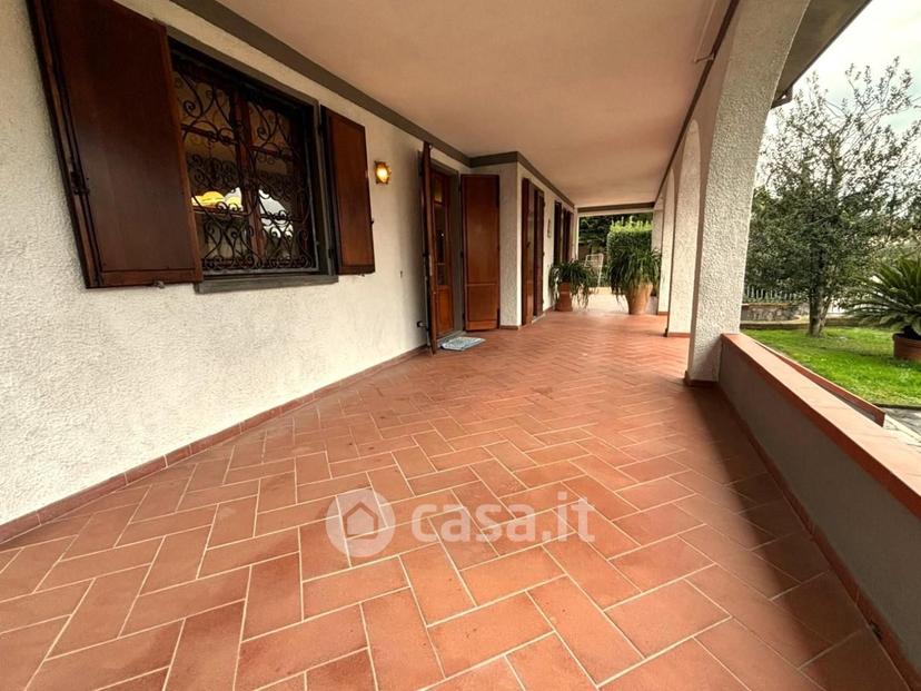 Villa in Via Romboni 55041 — foto 25 di 32