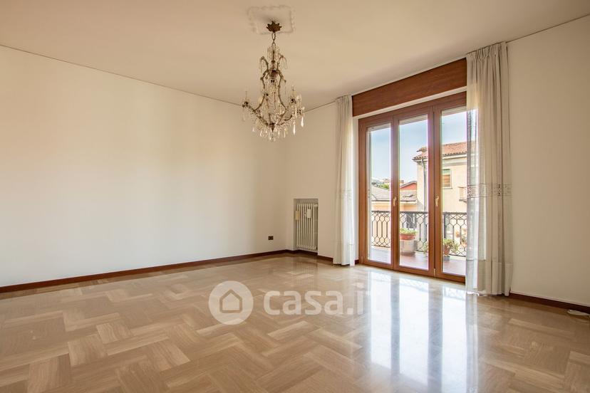 Quadrilocale in Via Corno d'Aquilio 15 — foto 5 di 44