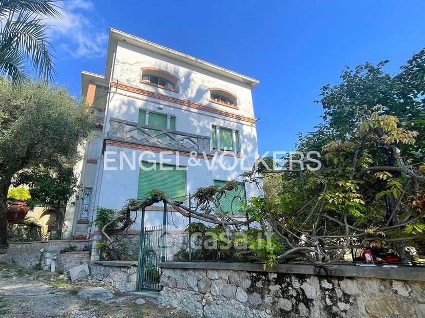 Villa in Via Antonio Sebastiani — foto 17 di 25