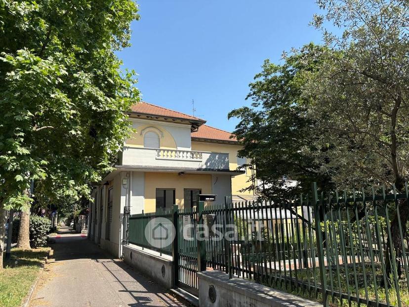 Villa in Via Vittorio Alfieri 2 — foto 40 di 78