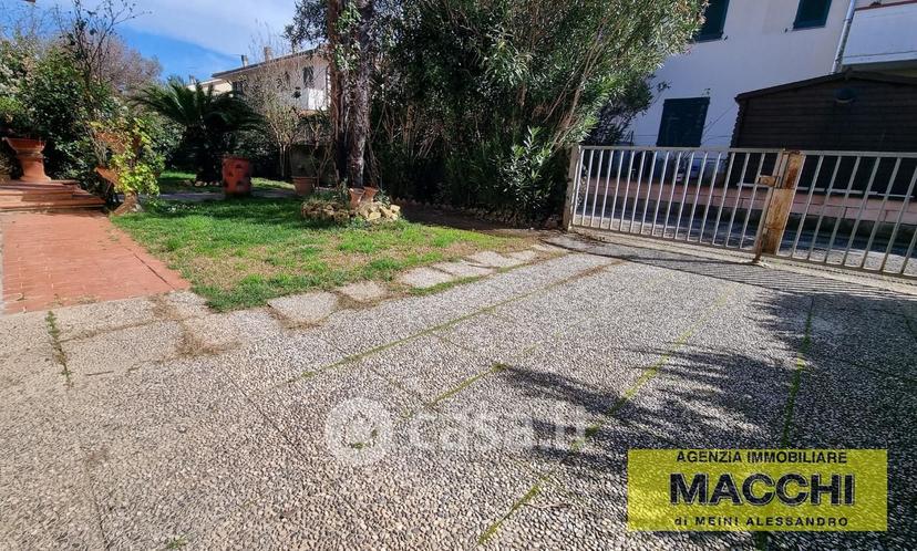 Villa in Via Vespucci 43 — foto 24 di 34