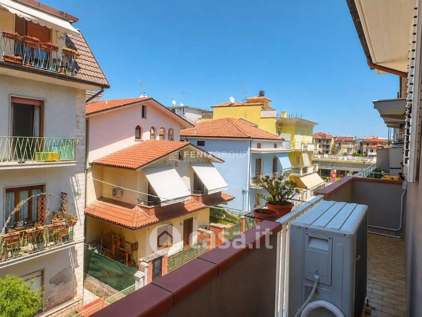Quadrilocale in Via Ugo Foscolo 46 — foto 26 di 39