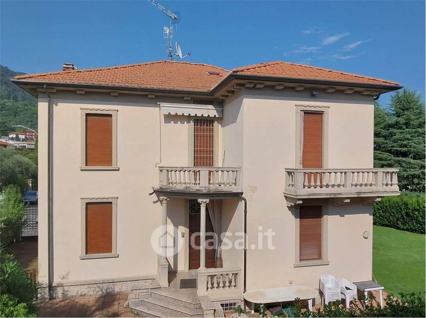 Villa in Via IV Novembre — foto 21 di 60