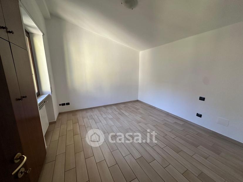 Trilocale in Via Italia 15 a — foto 19 di 24