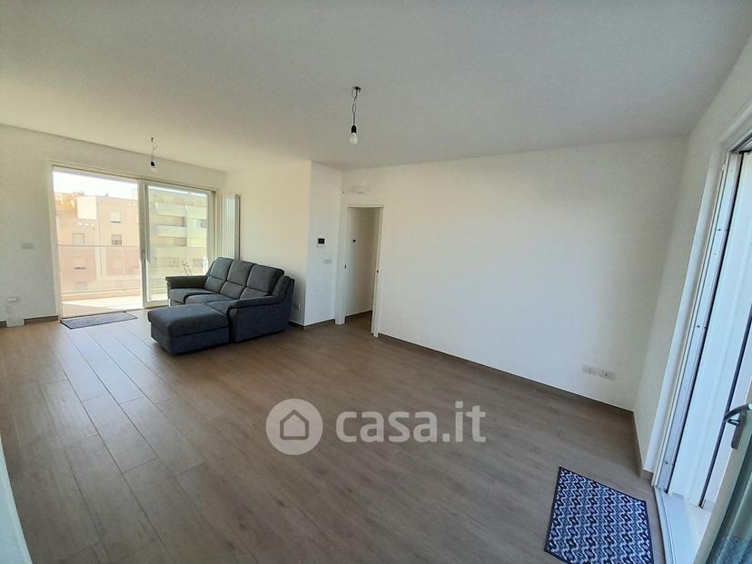 Appartamento in Via Mario Ronzini — foto 15 di 51