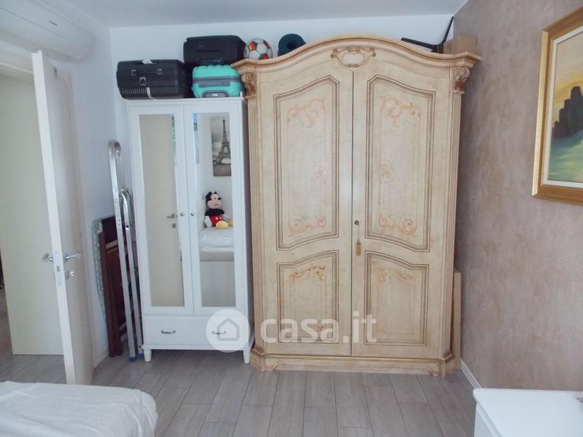 Trilocale in Via Volturno 26 — foto 18 di 34